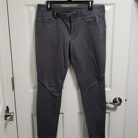Juniors Arizona Gray Skinny Pants - Picture 2 of 8